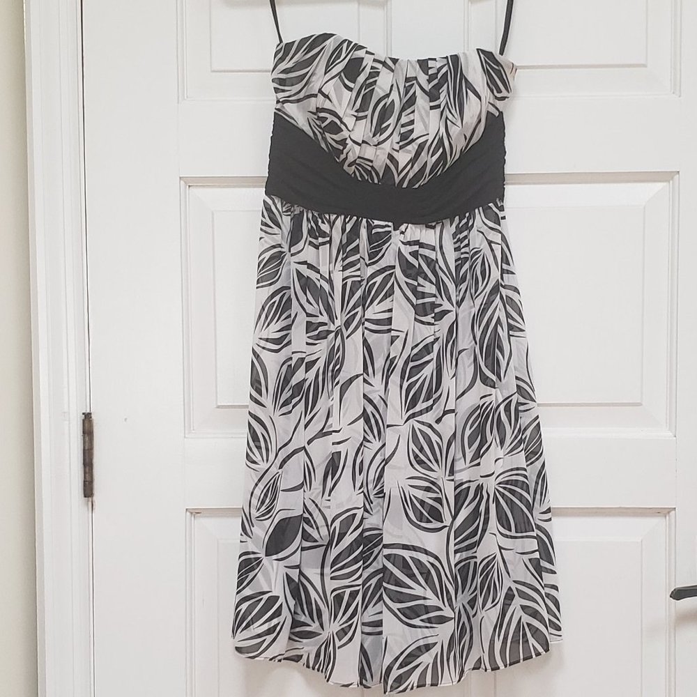 sexy classy WHBM  strapless dress size 4